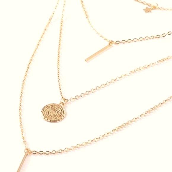 Jewelry - 🔴3/$12 NWT Star charmed layered necklace